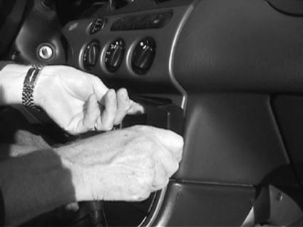 Brodit ProClip 852658 voor Ford Cougar 1999-2007 en Mercury Cougar 1999-2003 - ProClip geplaatst in het voertuig