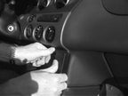 Brodit ProClip 852658 voor Ford Cougar 1999-2007 en Mercury Cougar 1999-2003 - detail van dashboardmontage
