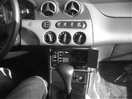 Brodit ProClip 852658 voor Ford Cougar 1999-2007 en Mercury Cougar 1999-2003 - installatiepositie