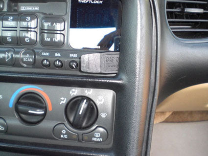 Brodit ProClip 852659 voor Chevrolet Corvette 1997-2004 - montagepositie op dashboard