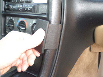 Brodit ProClip 852659 voor Chevrolet Corvette 1997-2004 - detail van dashboardmontage