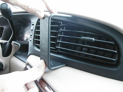Brodit ProClip 852660 voor Ford Windstar 1999-2003 - ProClip geplaatst in het voertuig