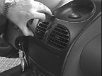 Brodit ProClip 852673 voor Peugeot 206 1999-2008 - detail van dashboardmontage