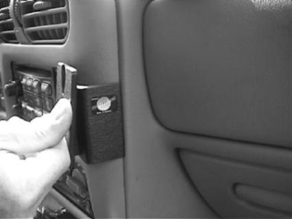 Brodit ProClip 852679 voor Chevrolet Pickup S10 1998-2004, Chevrolet Blazer S10 1998-2005 e.a. - ProClip geplaatst in het voertuig