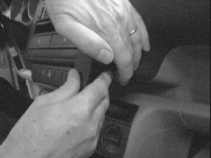 Brodit ProClip 852689 voor Volkswagen Polo 2000-2001 en Volkswagen Lupo 1999-2005 - ProClip geplaatst in het voertuig