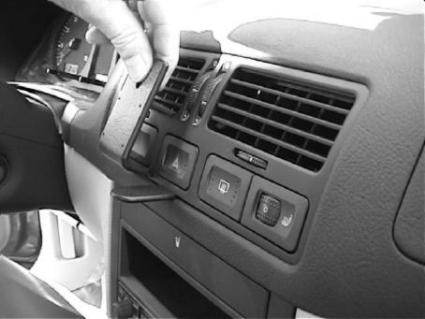 Brodit ProClip 852692 voor Volkswagen Jetta Wagon 2002-2004 en Volkswagen Bora 1999-2005 - ProClip geplaatst in het voertuig