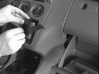 Brodit ProClip 852698 voor Honda Logo 1999-2007 en Honda HR-V 1999-2005 - montagepositie op dashboard