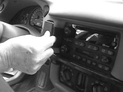 Brodit ProClip 852710 voor Chevrolet Impala 2000-2005 - ProClip geplaatst in het voertuig
