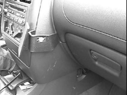 Brodit ProClip 852712 voor Mitsubishi Carisma 1999-2005 - detail van dashboardmontage
