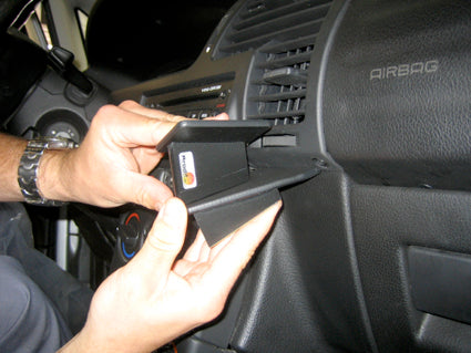 Brodit ProClip 852714 voor Opel Zafira A 1999-2004 - montagepositie op dashboard