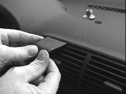 Brodit ProClip 852717 voor Seat Toledo 1999-2003 en Seat Leon 2000-2005 - detail van dashboardmontage
