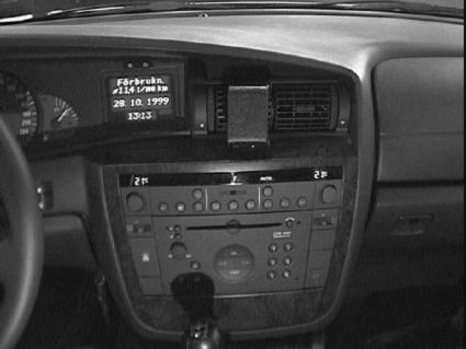 Brodit ProClip 852755 voor Cadillac Catera 2000-2002 en Opel Omega 2000-2005 - installatiepositie