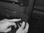 Brodit ProClip 852756 voor Cadillac Catera 2000-2002 en Opel Omega 2000-2005 - montagepositie op dashboard