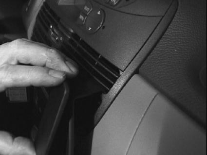 Brodit ProClip 852760 voor Fiat Punto 2000-2003 - montagepositie op dashboard