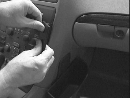 Brodit ProClip 852779 voor Volvo XC70 2000-2004, Volvo V70 N 2000-2004 en Volvo S60 2000-2004 - detail van dashboardmontage