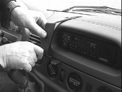 Brodit ProClip 852796 voor Mercedes Benz Sprinter 2000-2006 - detail van dashboardmontage
