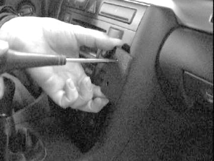 Brodit ProClip 852798 voor Audi S4 Sedan 2000, Audi S4 Avant 2000-2001 e.a. - detail van dashboardmontage