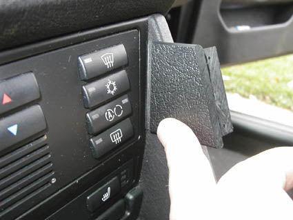 Brodit ProClip 852806 voor BMW 5-series M5 E39 1996-2003 - montagepositie op dashboard