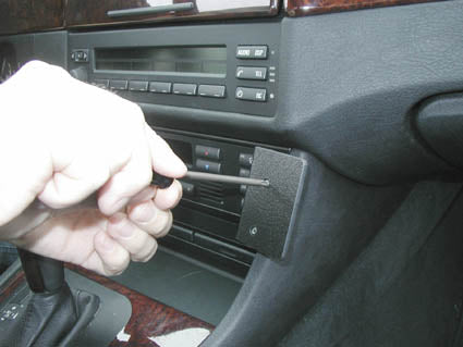 Brodit ProClip 852806 voor BMW 5-series M5 E39 1996-2003 - detail van dashboardmontage