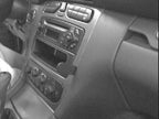 Brodit ProClip 852812 voor Mercedes Benz C-Class (180-320) 2001-2006 en Mercedes Benz C-Class (180-320) 2000-2006 - montagepositie op dashboard