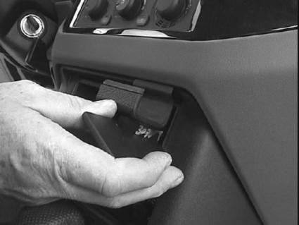 Brodit ProClip 852816 voor Mitsubishi Shogun 2000-2006, Mitsubishi Pajero 2000-2006 en Mitsubishi Montero 2001-2007 - montagepositie op dashboard