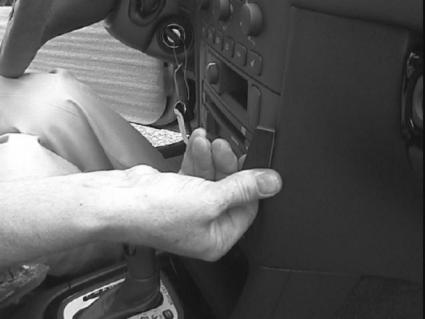 Brodit ProClip 852825 voor Volvo V40 2001-2003 en Volvo S40 2001-2003 - ProClip geplaatst in het voertuig