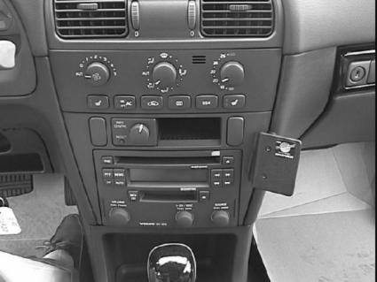 Brodit ProClip 852825 voor Volvo V40 2001-2003 en Volvo S40 2001-2003 - installatiepositie