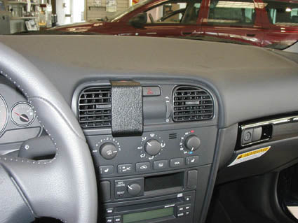 Brodit ProClip 852826 voor Volvo V40 2001-2003 en Volvo S40 2001-2003 - installatiepositie