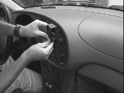 Brodit ProClip 852830 voor Saab 9-3 1998-2002 - detail van dashboardmontage