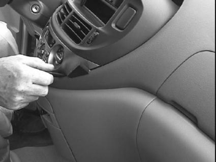 Brodit ProClip 852831 voor Toyota Previa 2001-2006 - ProClip geplaatst in het voertuig