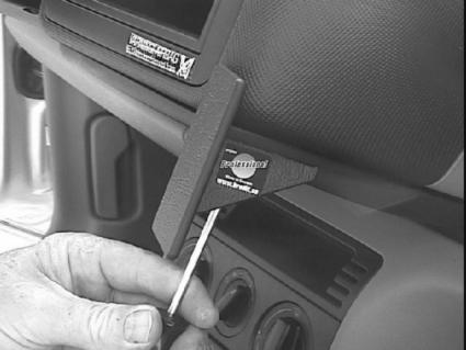 Brodit ProClip 852833 voor Volkswagen Lupo 1999-2005 - detail van dashboardmontage