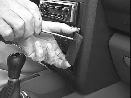 Brodit ProClip 852838 voor Audi S2 2001-2005 en Audi A2 2001-2005 - detail van dashboardmontage