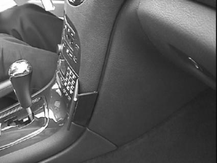 Brodit ProClip 852850 voor Peugeot 607 2001-2009 - detail van dashboardmontage