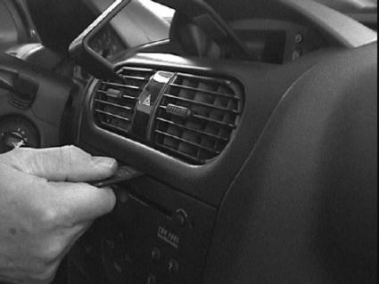 Brodit ProClip 852855 voor Opel Corsa 2001-2006 en Opel Combo 2002-2011 - ProClip geplaatst in het voertuig