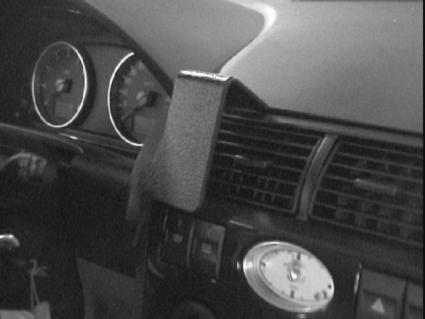 Brodit ProClip 852861 voor Ford Mondeo 2001-2007 - detail van dashboardmontage