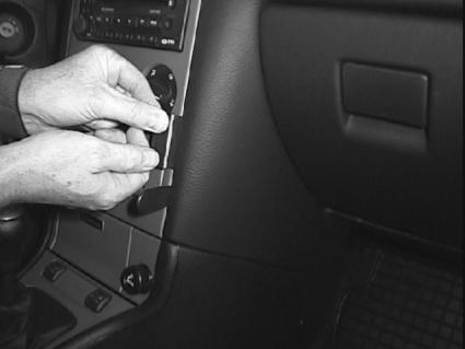 Brodit ProClip 852867 voor Opel Astra 1998-2003 - montagepositie op dashboard