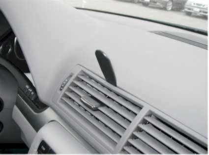 Brodit ProClip 852870 voor Audi S4 Sedan 2001-2007, Audi S4 Avant 2002-2007 e.a. - montagepositie op dashboard
