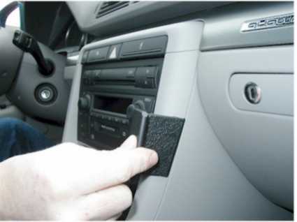 Brodit ProClip 852871 voor Audi S4 Sedan 2001-2007, Audi S4 Avant 2002-2007 e.a. - detail van dashboardmontage