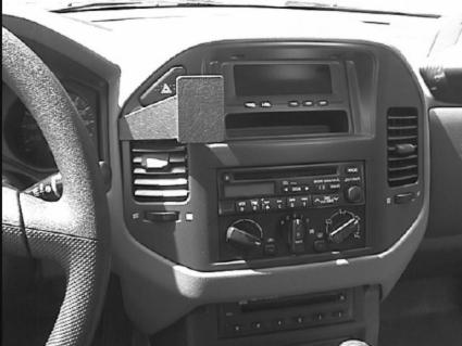 Brodit ProClip 852879 voor Mitsubishi Pajero 2000-2006 en Mitsubishi Montero 2001-2007 - installatiepositie