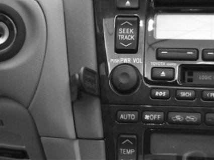Brodit ProClip 852890 voor Toyota Avalon 2000-2007 en Toyota Avalon 2000-2004 - montagepositie op dashboard