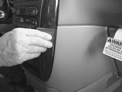 Brodit ProClip 852895 voor Chrysler Voyager 2001-2007, Chrysler Town & Country 2001-2007 e.a. - montagepositie op dashboard