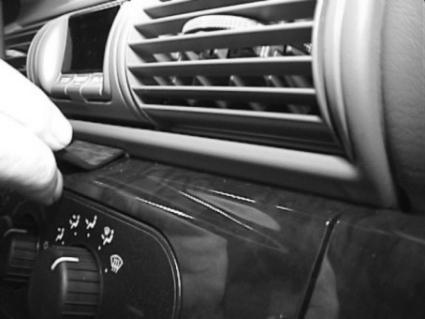 Brodit ProClip 852896 voor Chrysler Stratus 2001-2007, Chrysler Sebring Sedan 2001-2006 e.a. - montagepositie op dashboard