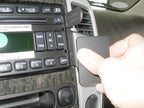 Brodit ProClip 852899 voor Ford Maverick 2001-2007 en Ford Escape 2001-2007 - montagepositie op dashboard
