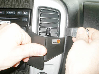 Brodit ProClip 852899 voor Ford Maverick 2001-2007 en Ford Escape 2001-2007 - detail van dashboardmontage
