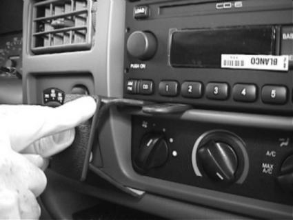 Brodit ProClip 852900 voor Ford F-Series 750 1999-2010, Ford F-Series 650 1999-2010 e.a. - montagepositie op dashboard