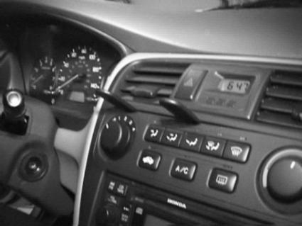 Brodit ProClip 852904 voor Honda Accord 2001-2002 - montagepositie op dashboard