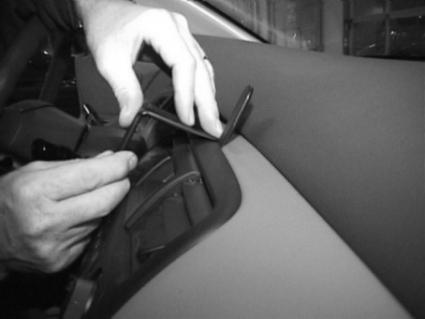 Brodit ProClip 852904 voor Honda Accord 2001-2002 - detail van dashboardmontage