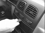 Brodit ProClip 852914 voor Kia Rio 2001-2005 en Kia Rio 2001-2002 - montagepositie op dashboard