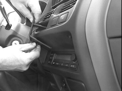 Brodit ProClip 852922 voor Nissan Navara 2000-2005 en Nissan King Cab 2000-2006 - ProClip geplaatst in het voertuig