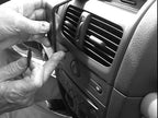 Brodit ProClip 852934 voor Renault Thalia 1999-2008, Renault Clio Storia 2006-2009 en Renault Clio II 2002-2005 - ProClip geplaatst in het voertuig